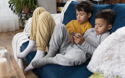 Celular x Convivência Familiar: Psicanalista alerta para os riscos da tecnologia na infância